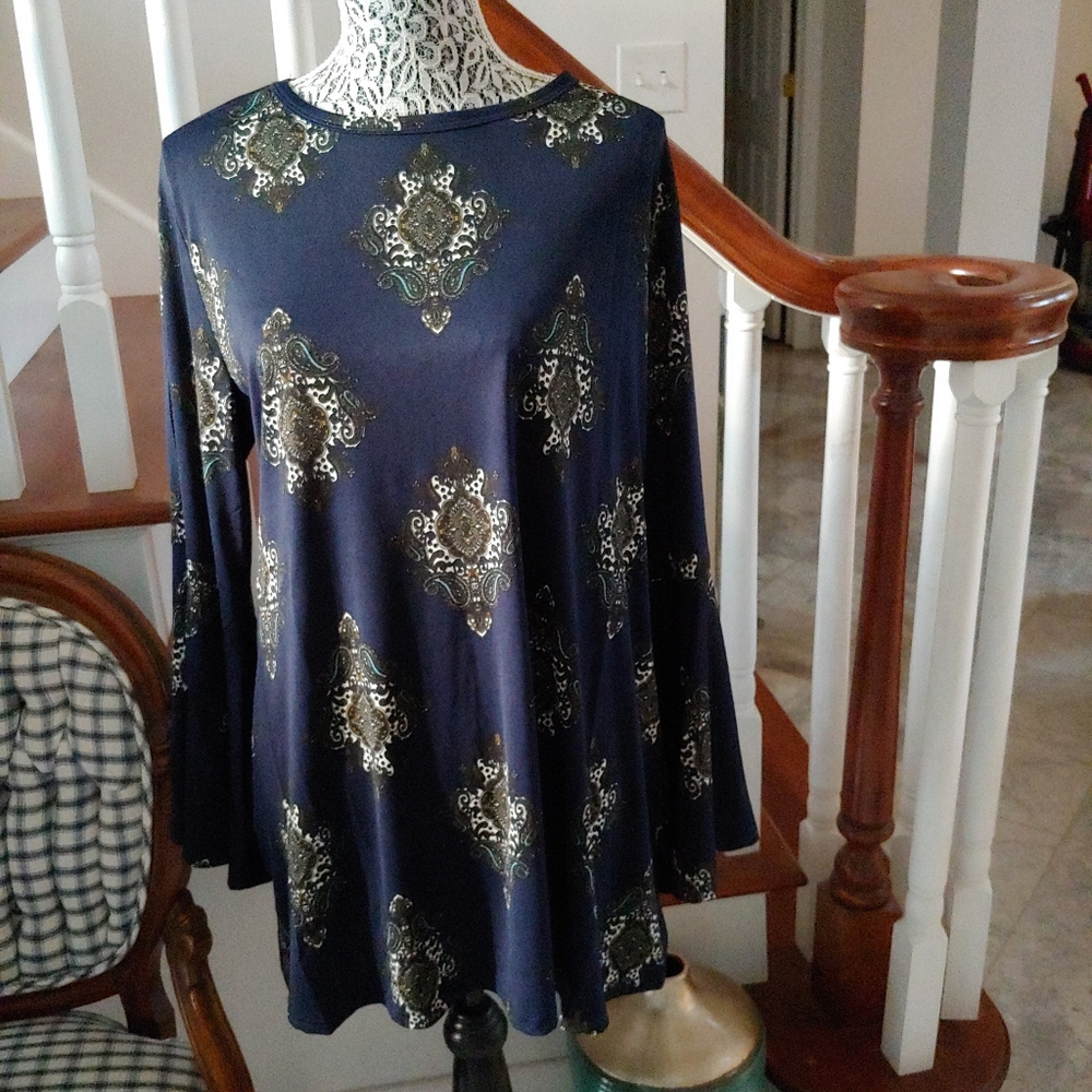 NEW Beyond This Plane Top New Navy Blue With Paisley Design.New pull on top.  